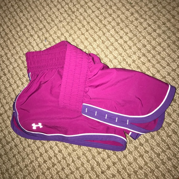 Underarmour shorts. Xs. Wonderful condition!! - Picture 3 of 3